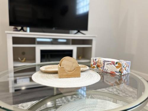 Chic Getaway | 1BR Suite w/ Parking & AC, Windsor (fotografie 7)