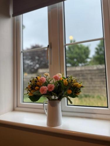 Oberon's Rest - Spacious 2 Bed Home perfect for Contractors & Families near Shipley, Bradford in 賓格利