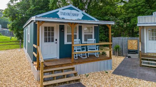 The Outpost in Grand Rivers, USA