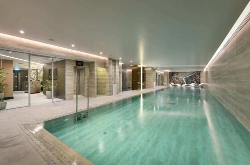 Luxury 2BR Old Street, London (photo 8)