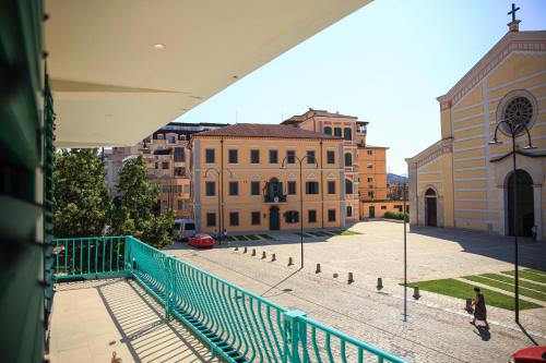 Double Room with Balcony image 6