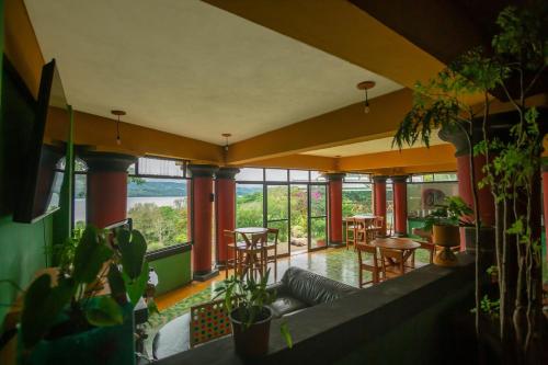 Restorāns, Lake Arenal Hotel, Brewery & Farm in Naranjos Agrios