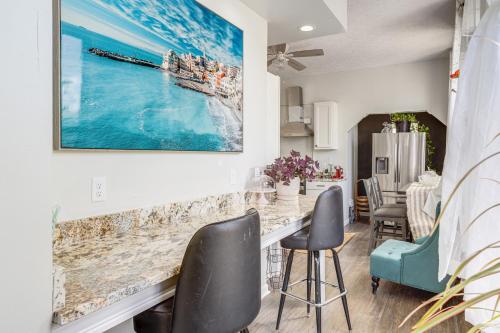 Walkable Apt in York St Historic District, Newport (photo 5)