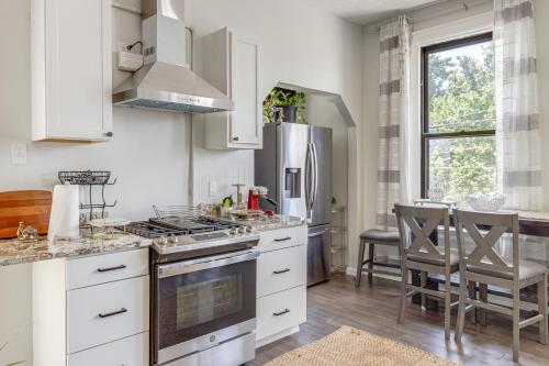 Walkable Apt in York St Historic District, Newport (photo 8)