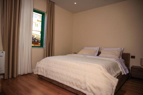 Double Room image 7