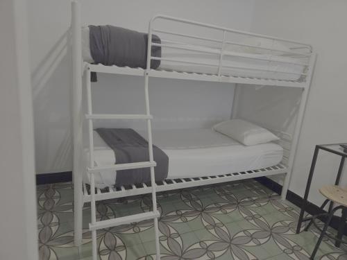 1 double bed, 2 bunk beds
