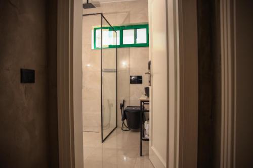 Double Room with Balcony image 3
