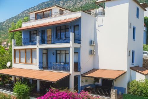 Hayat Pansiyon, Kaş