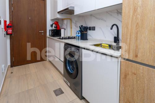 Le Petit Village !Cozy Yet Spacious Studio Apartment! - image 9