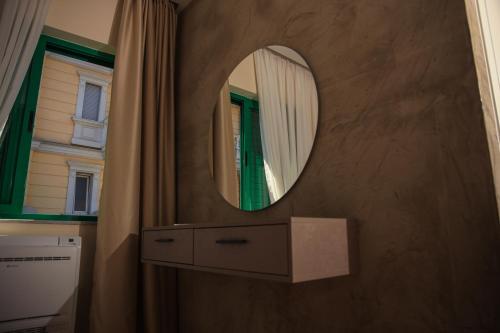Deluxe Room image 4