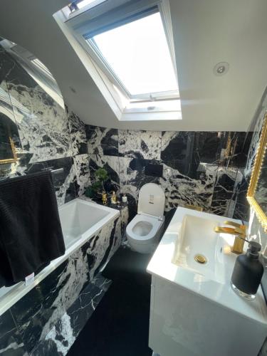 Marble House, Edgware