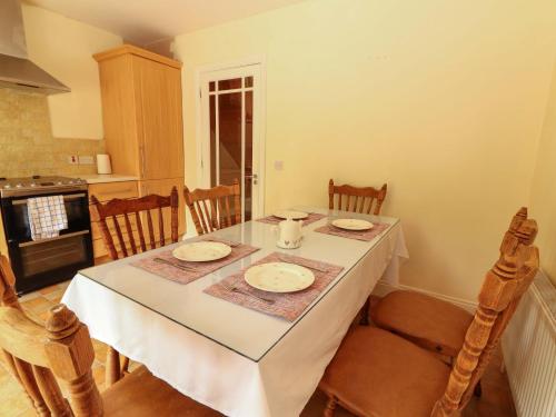 Exterior view, 51 Woodview Park in Muing West