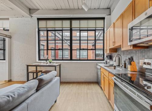 Central 1 BD Loft l Downtown l Parking l Sofa Bed, Cleveland (foto 5)