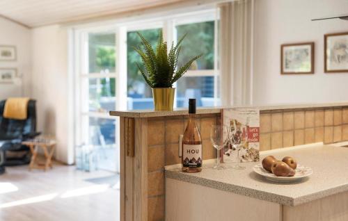 Cocina, 3 Bedroom Stunning Home In Hals in Hals