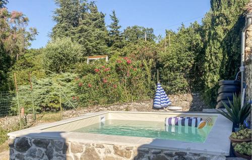 Peldbaseins, Lovely Home In Salles Sous Bois in Salles-sous-Bois