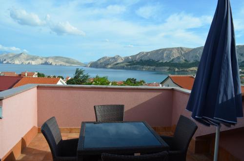 Apartments & Rooms Nensi