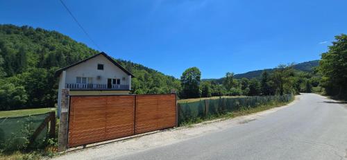 Apkārtne, Villa River in Olovo
