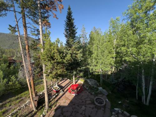 The Red Bears Den, Walk to River & Lake, In Town, Grand Lake
