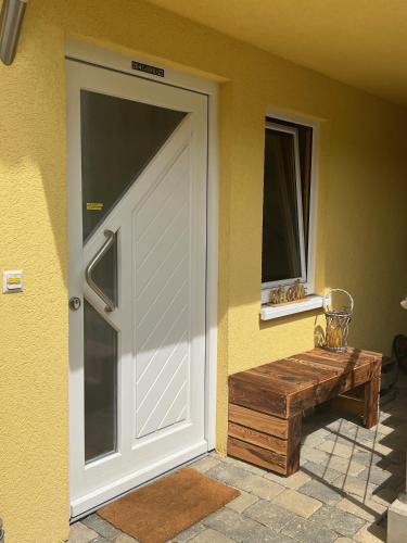 Bejárat, Einliegerwohnung in ruhiger Lage in Hausen ob Verena
