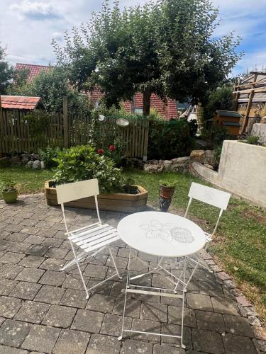 Kert, Einliegerwohnung in ruhiger Lage in Hausen ob Verena