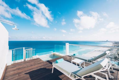 Exterior view of Iberostar Selection Coral Cancun - Adults Only All Inclusive Resort
