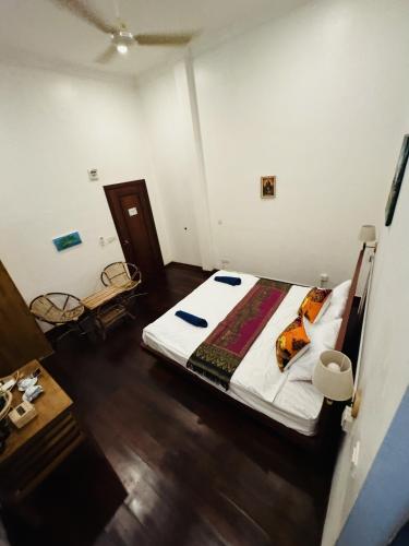 Deluxe Double Room image 6