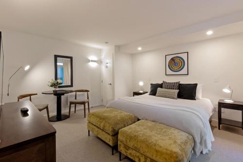 2 twin beds