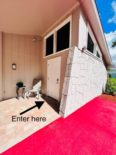 Entrance, Pyramid Studio + free parking&wifi/ 5%off in Golfwood Estates