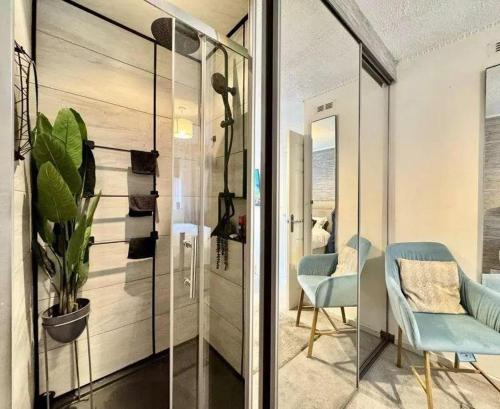 luxury 3 bedroom house  Quiet/Central/free parking in Sutton Coldfield