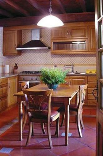 Oprema, Splendid Ponte De Lima Villa 6 Bedrooms Villa Coura Coura Valley Views Ping Pong Pool Table in Rubiaes