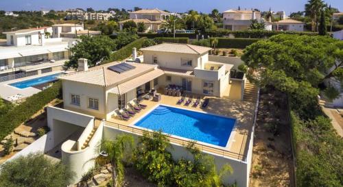 Villa Povo Do Burro Beautiful And Elegant Villa Few Minutes Walk To Resort - image 2