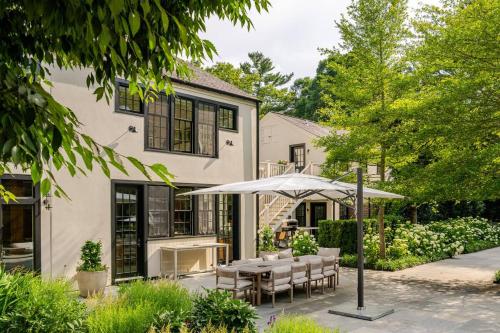 Luxurious 8 Bedroom Retreat with Pool East Hampton in Northwest Harbor (NY)