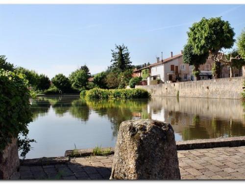 Gîte familial au cœur de la Côte Roannaise - Animaux admis (Gite familial au cœur de la Cote Roannaise - Animaux admis) in Saint-Andre-d'Apchon (Rhone-Alpes)