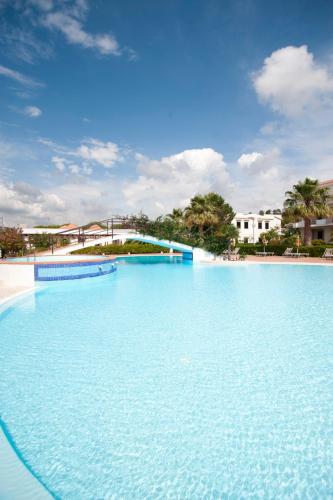 Swimming pool, Oasiclub Hotel in Macchia di Mauro