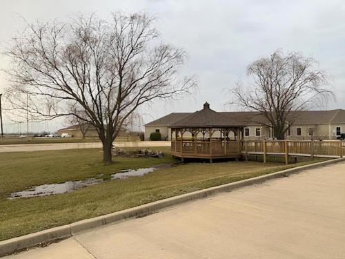 Willow e-hotel in Mattoon
