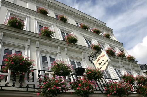 . Logis - Hôtel & Restaurant Le Bellevue