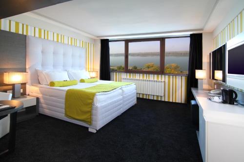 Grand Hotel Riga - image 7