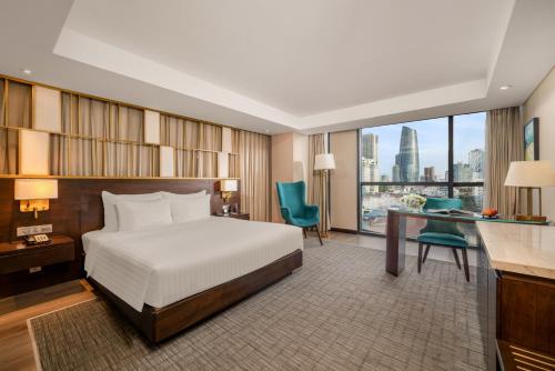 Premier Deluxe Double or Twin with Bathtub