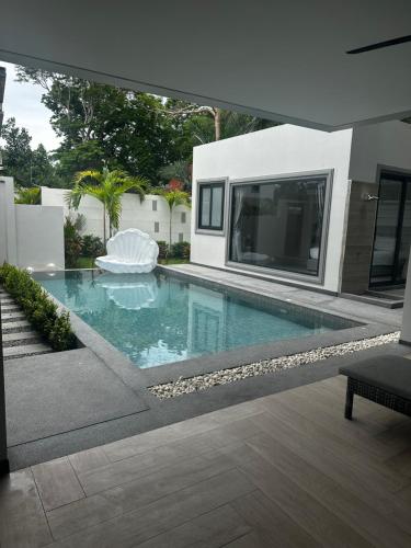 Serenity Jomtien Pool Villas - Tap to explore photos