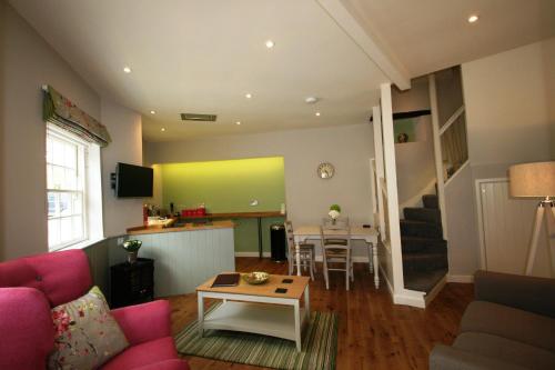 The Castle Hotel - image 13