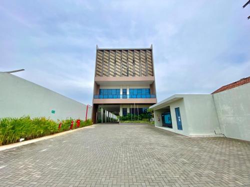 Exterior view, Front One Hotel Gombong in Kebumen