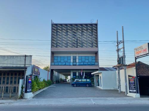 Front One Hotel Gombong