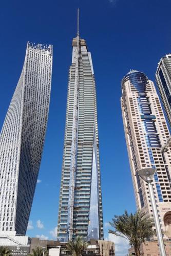 Highend 2BR Palm Sea View with Pool and Nightlife Marina, Dubai (Foto 2)