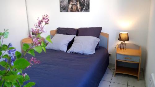 3 bedrooms, 7 beds
