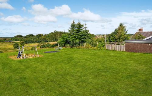 Vista exterior, 2 Bedroom Pet Friendly Home In Thisted in Sjorring
