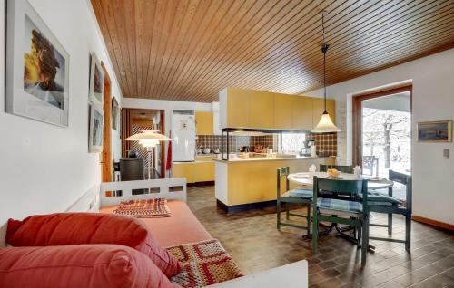 Cuina, 2 Bedroom Pet Friendly Home In Thisted in Sjorring