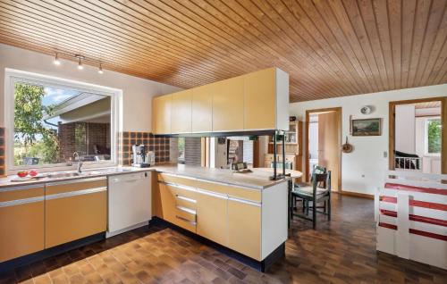 Cuina, 2 Bedroom Pet Friendly Home In Thisted in Sjorring