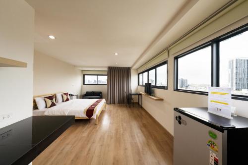 L.A. Tower Hotel, Bangkok