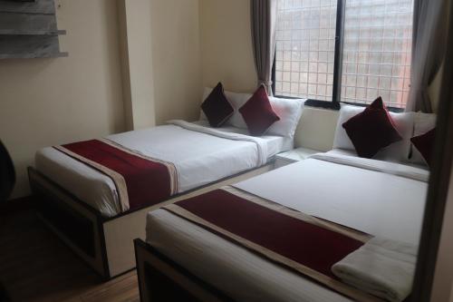 Triple Room with Private Bathroom image 4