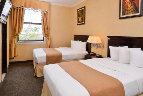 Baltimore Plaza Hotel - image 9